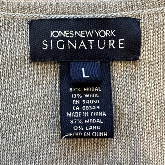 Jones New York Signature Women’s Sweater Top – Size Large – NWT – $79 MSRP - Picture 7 of 9